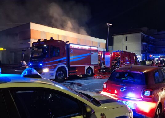 Roma, incendio in una pasticceria, un dipendente ricoverato con gravissime ustioni