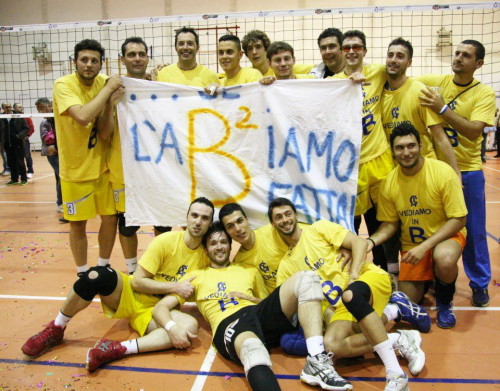 LA SQUADRA MASCHILE DELLA PALLAVOLO VELLETRI  CHE HA VINTO LO SCORSO ANNO IL  CAMPIONATO E CHE QUEST'ANNO DISPUTERA' LA B 2 NAZIONALE]