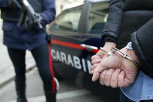 carabinieri-arresto-manette