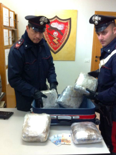 2014_01_03-Gli-oltre-5-kg-di-marijuana-recuperati-dai-Carabinieri-e-dest...