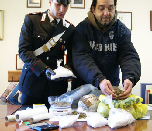 La-droga-sequestrata-dai-Carabinieri-di-Pomezia_