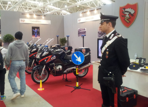 Lo-stand-dei-Carabinieri-al-Motodays