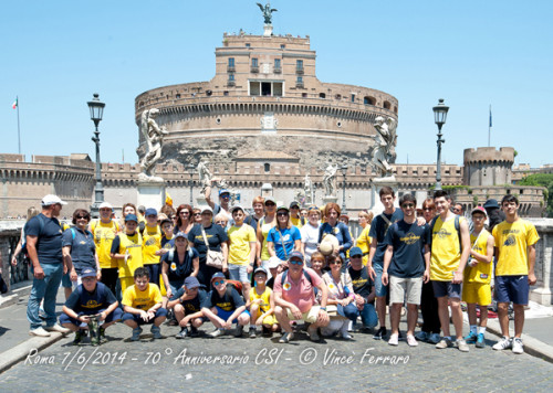 La-Virtus-in-posa-sul-ponte-di-Castel-Sant'Angelo