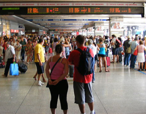 640px-Stazione_Termini_(Rome)_-_near_tracks