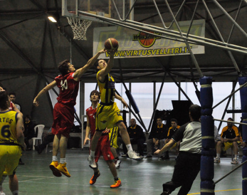 Stefano-D'Orazio-in-azione-Virtus-Velletri-2013-2014