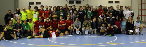 FOTO-DI-GRUPPO-CON-TUTTE-LE-SQUADRE-PARTECIPANTI-AL-TORNEO