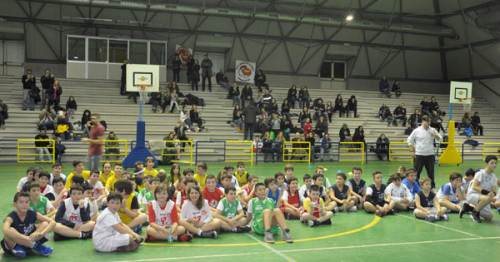 Un-momento-della-giornata-Minibasket-UISP-organizzata-dalla-Virtus-Velletri-il-15-febbraio-2015