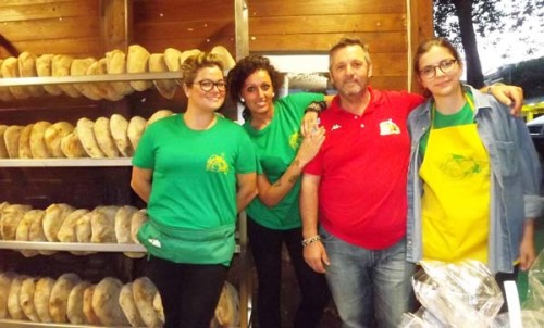 LO-STAND-DEL-PANE-DI-LARIANO-