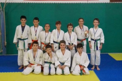 judo-frascati-il-gruppo-dei-fanciulli-e-dei-ragazzi-che-ha-gareggiato-a-monterotondo-(Large)