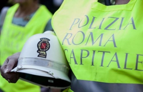 POLIZIA-LOCALE-VIGILI-110915-700x454