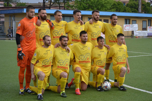 la-squadra-del-real-colosseum-che-ha-giocato-la-finale-di-coppa