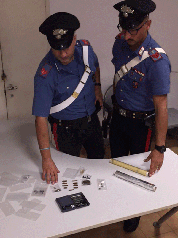 EUR---la-droga-sequestrata-dai-Carabinieri