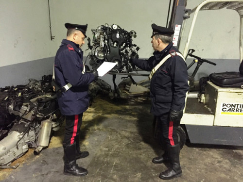 Il-deposito-di-auto-smontate-scoperto-dai-Carabinieri-(2)